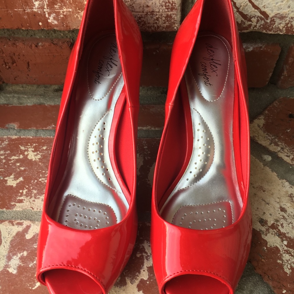 Hot red pumps